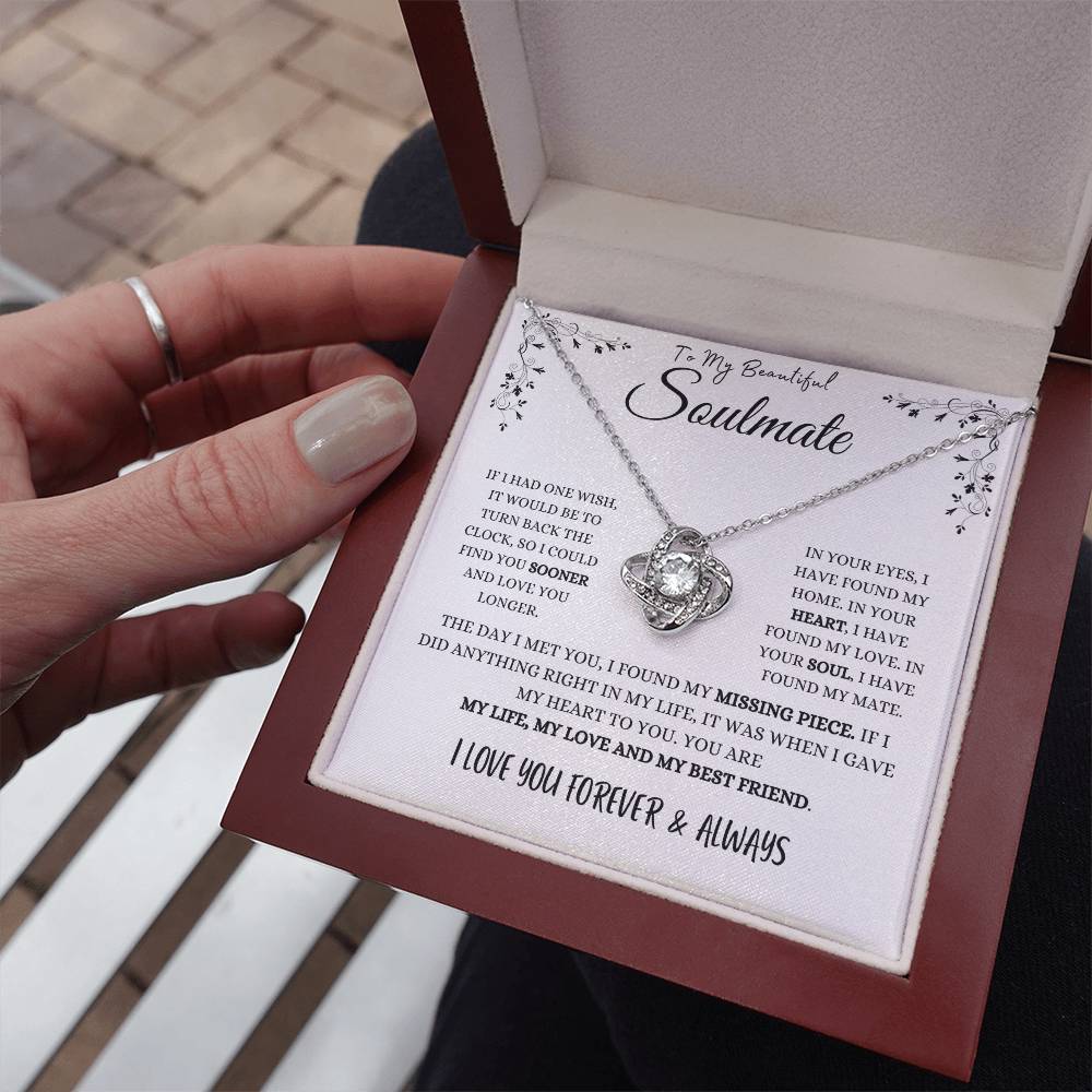 Soulmate_LoveKnot Necklace